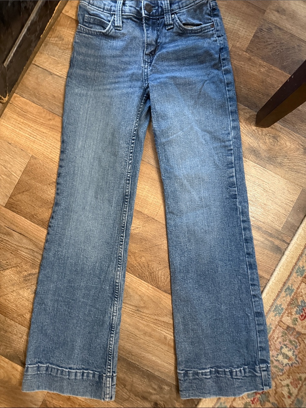Vintage Y2K kids Wrangler medium wash flair leg denim jeans